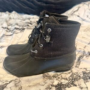 Sperry boots women’s size 7. New in box.